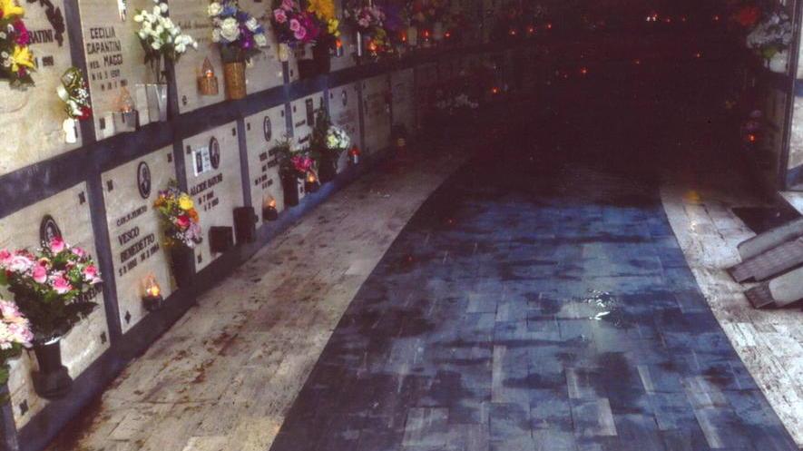 «Il degrado del cimitero è ormai inaccettabile»