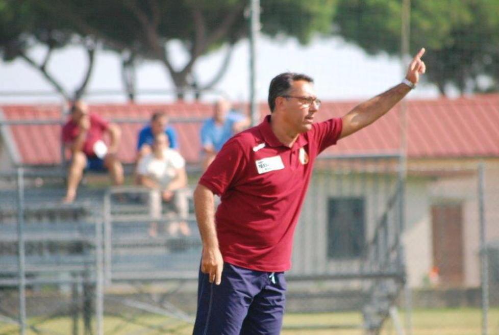 Mister Maurizio Adami resta in gialloamaranto