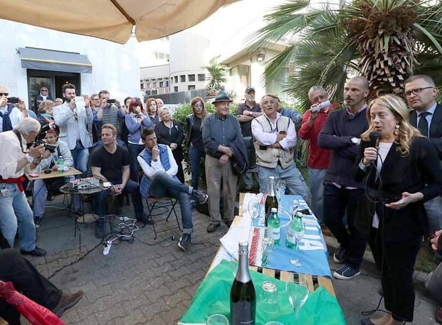 La Meloni incontra cittadini e negozianti 