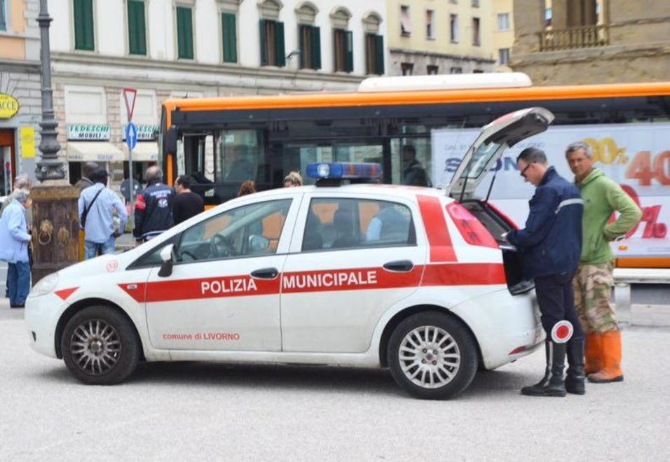 Tamponata dal bus, donna in ospedale 