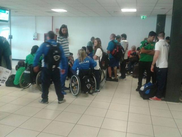 Disagi e ritardi all'aeroporto di Fiumicino per alcuni concorrenti