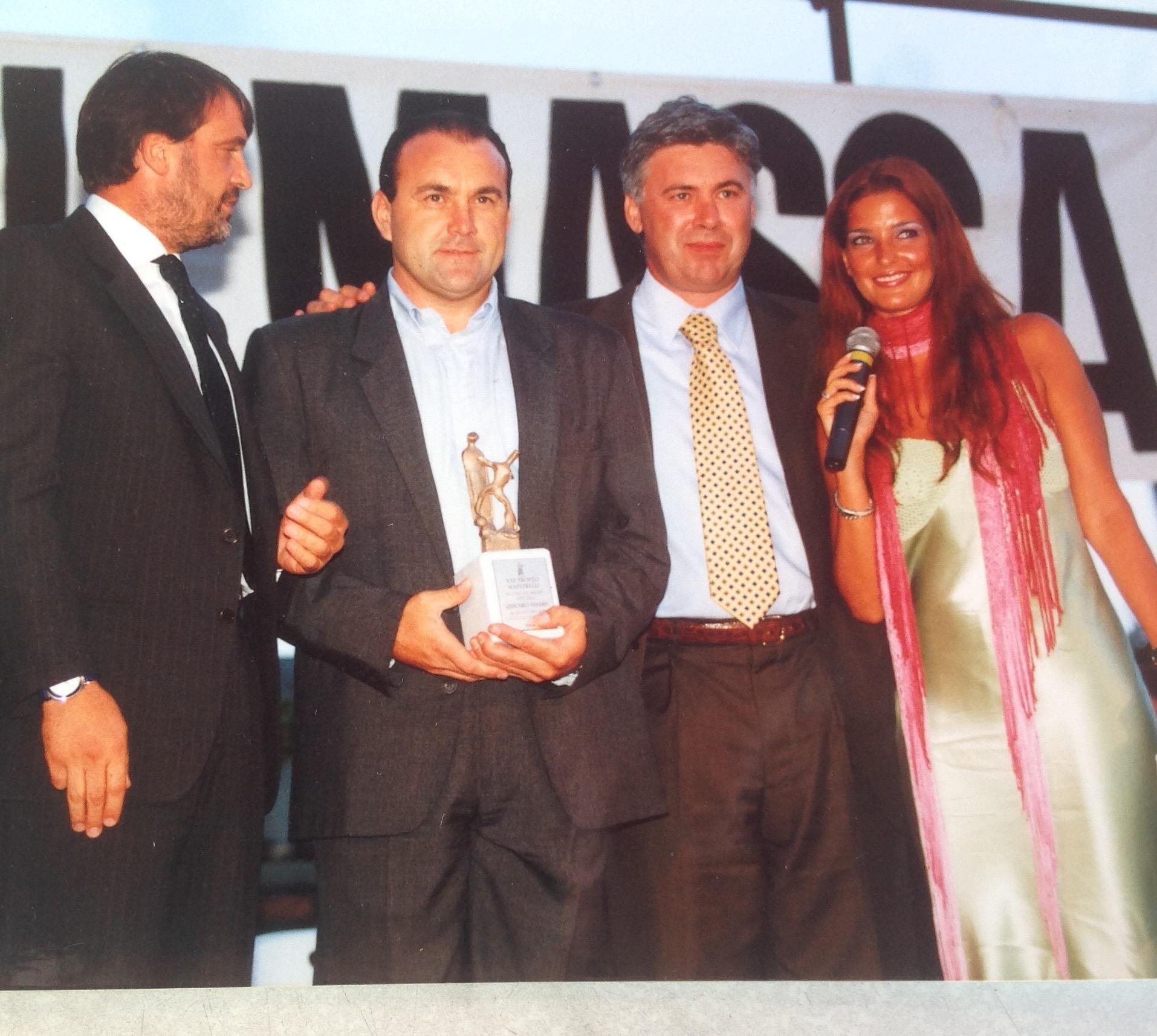 Favarin premiato da Tardelli e Ancelotti al "Maestrelli" 2000
