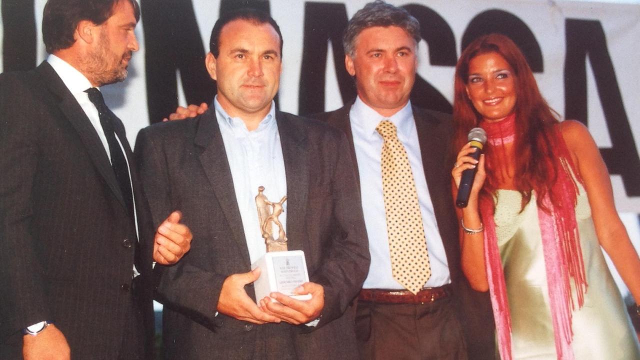 Favarin premiato da Tardelli e Ancelotti al "Maestrelli" 2000