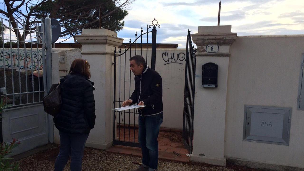 Lorenzetti (Futura snc) dopo l’apertura del cancello (foto Falorni)