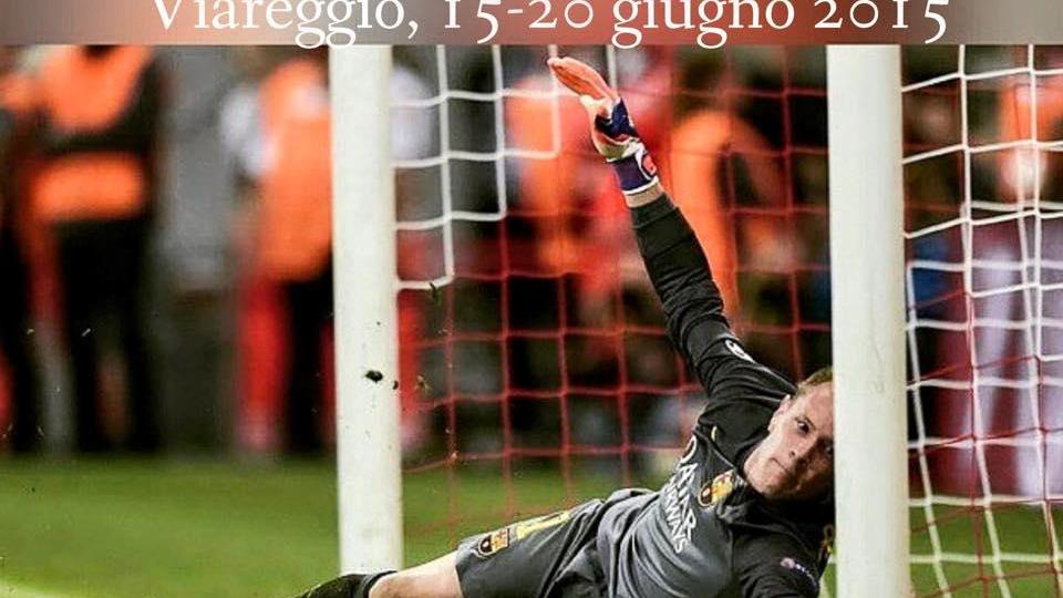 Un volantino che promuove il camp estivo per portieri di calcio