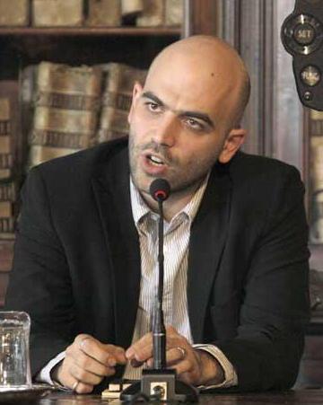 Roberto Saviano: «Insultata da chi non ha ambizione»