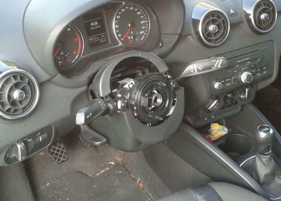 Ancora un’auto saccheggiata