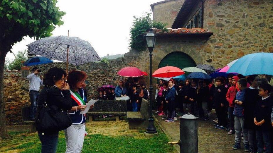 Il giardino della scuola intitolato alla maestra Giovanna Cecconi