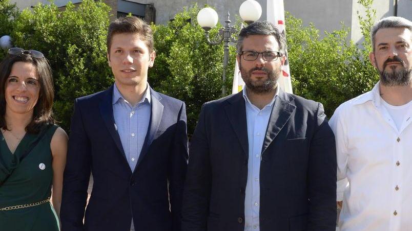 Se la pizza la serve il deputato