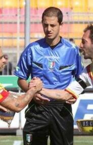 Giovani fischia l’andata playout Isolaverde-Aversa Normanna