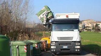 Rifiuti, maxiacconto da un milione di euro e rebus porta a porta