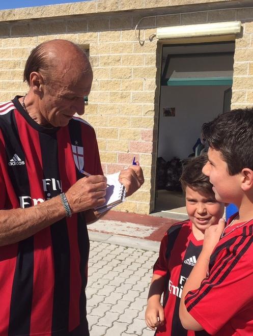Il grande Pierino Prati alla scuola calcio dell’Apige