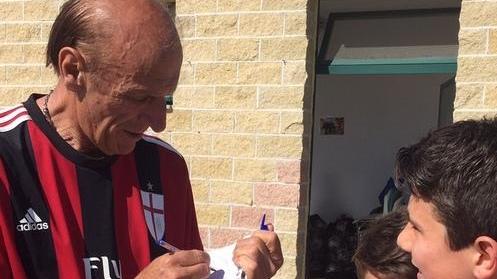 Il grande Pierino Prati alla scuola calcio dell’Apige