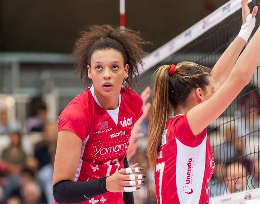 Ecco il braccio pesante: Valentina Diouf alla Liu Jo 