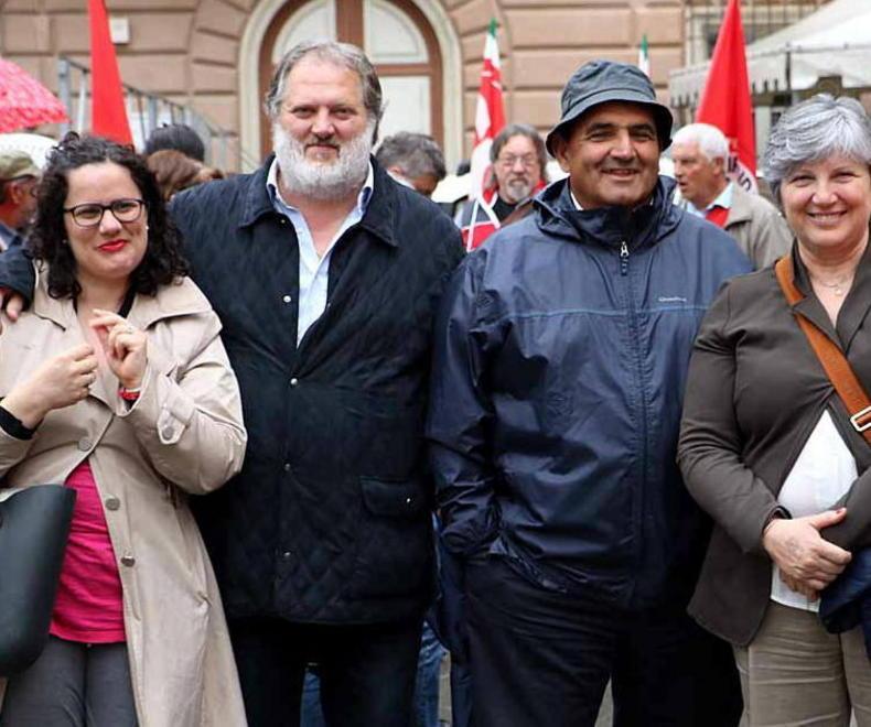 Massa, in 800 al corteo contro la violenza