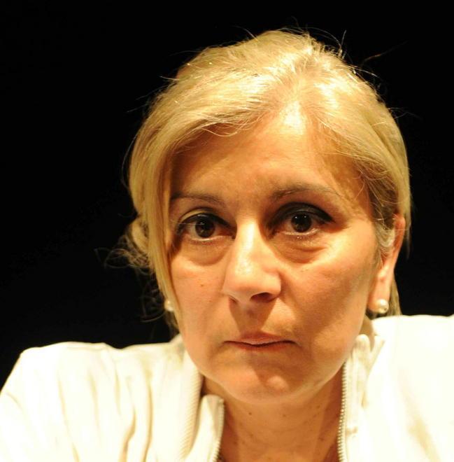 Scambio di identità e proposte hard candidata nel mirino