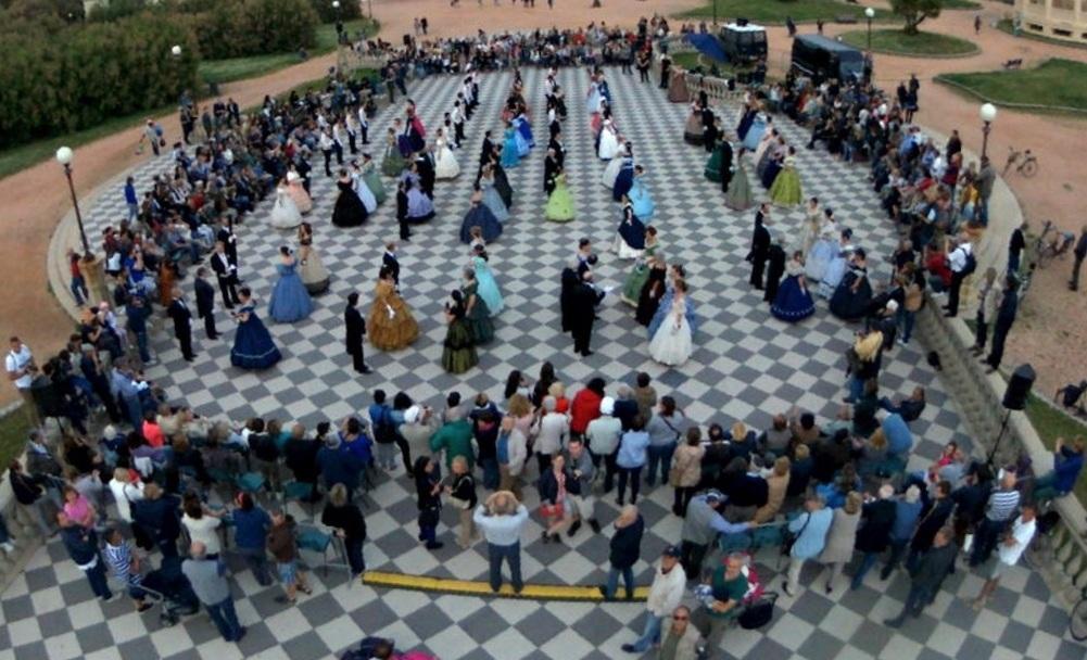 Il ballo risorgimentale alla Terrazza ( Dario Marzi)