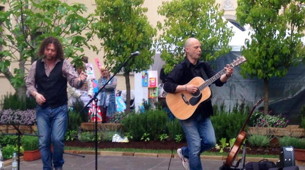 Smith, i dipendenti saliranno sul palco della Bandabardò
