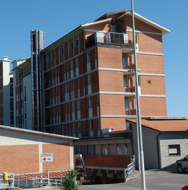 Marrini al Sant’Andrea «Servizi di dialisi carenti»