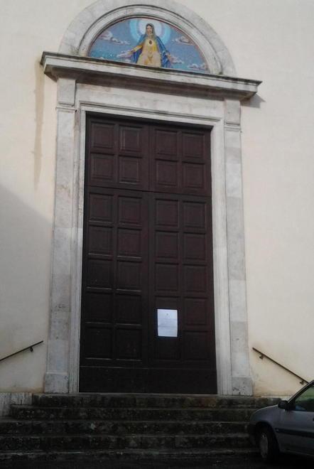 Profanata la chiesa I ladri rubano le ostie consacrate 