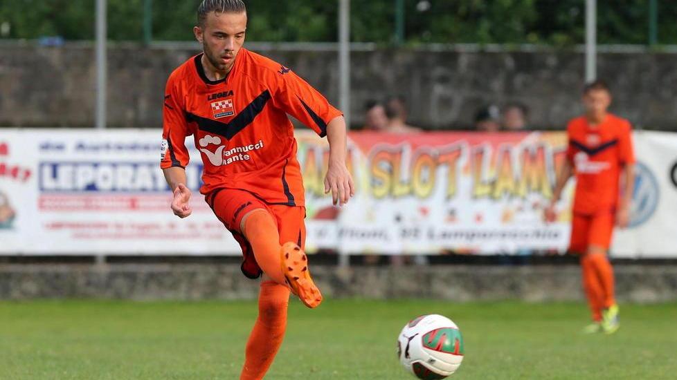 Domenico Mungo in azione con la maglia della Pistoiese (Foto Gori)