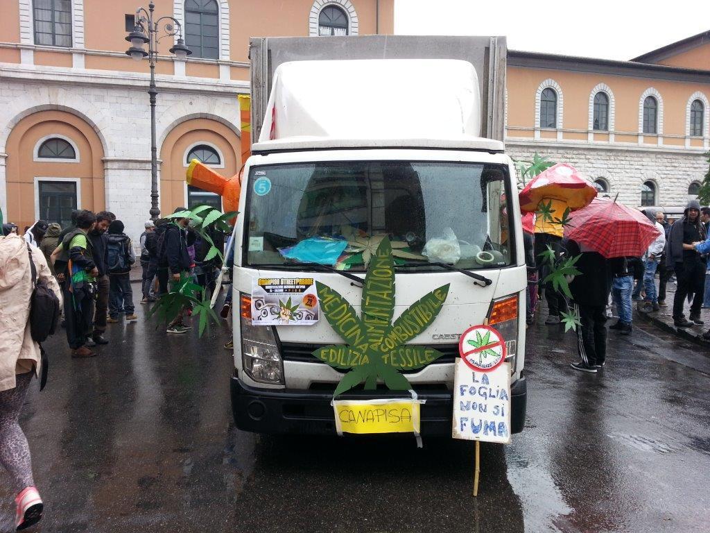 Migliorano le condizioni della ragazza finita in ospedale