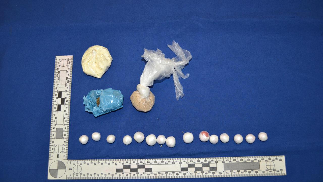 La droga sequestrata dai carabinieri al nigeriano
