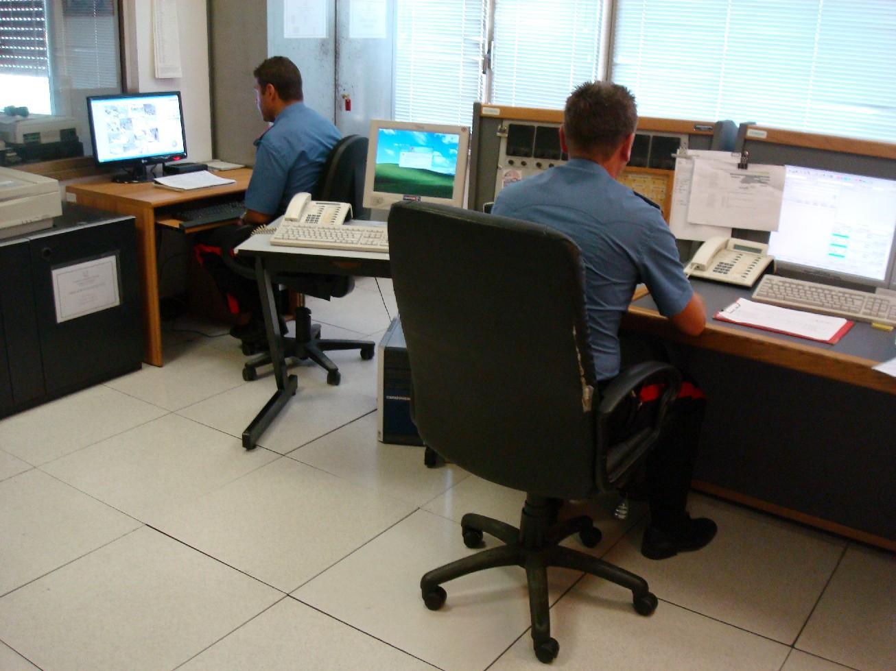 La sala operativa dei carabinieri elbani