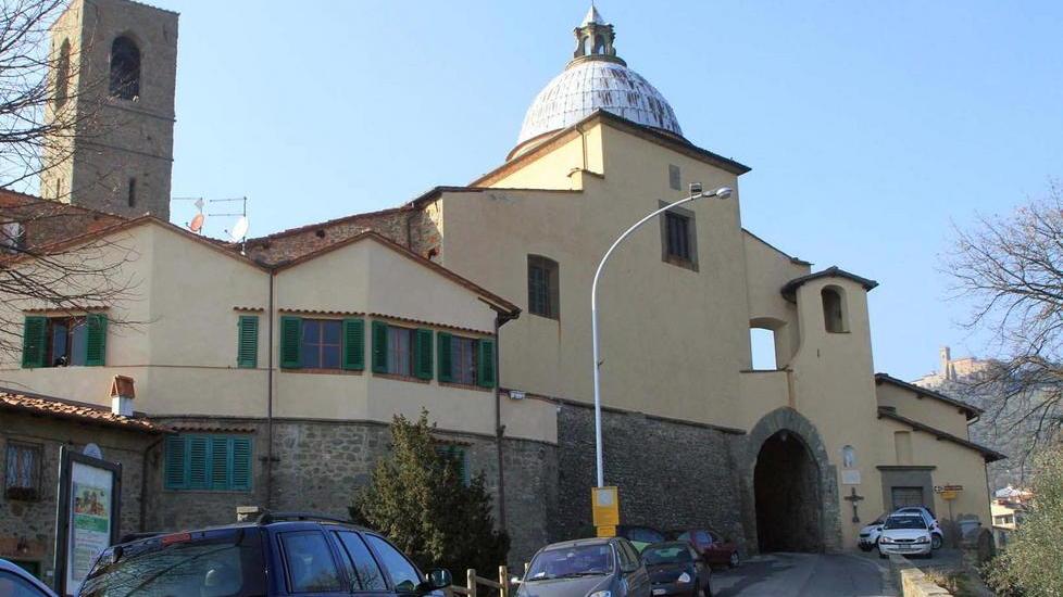 Metano in centro a Massa: il cantiere in via Roma