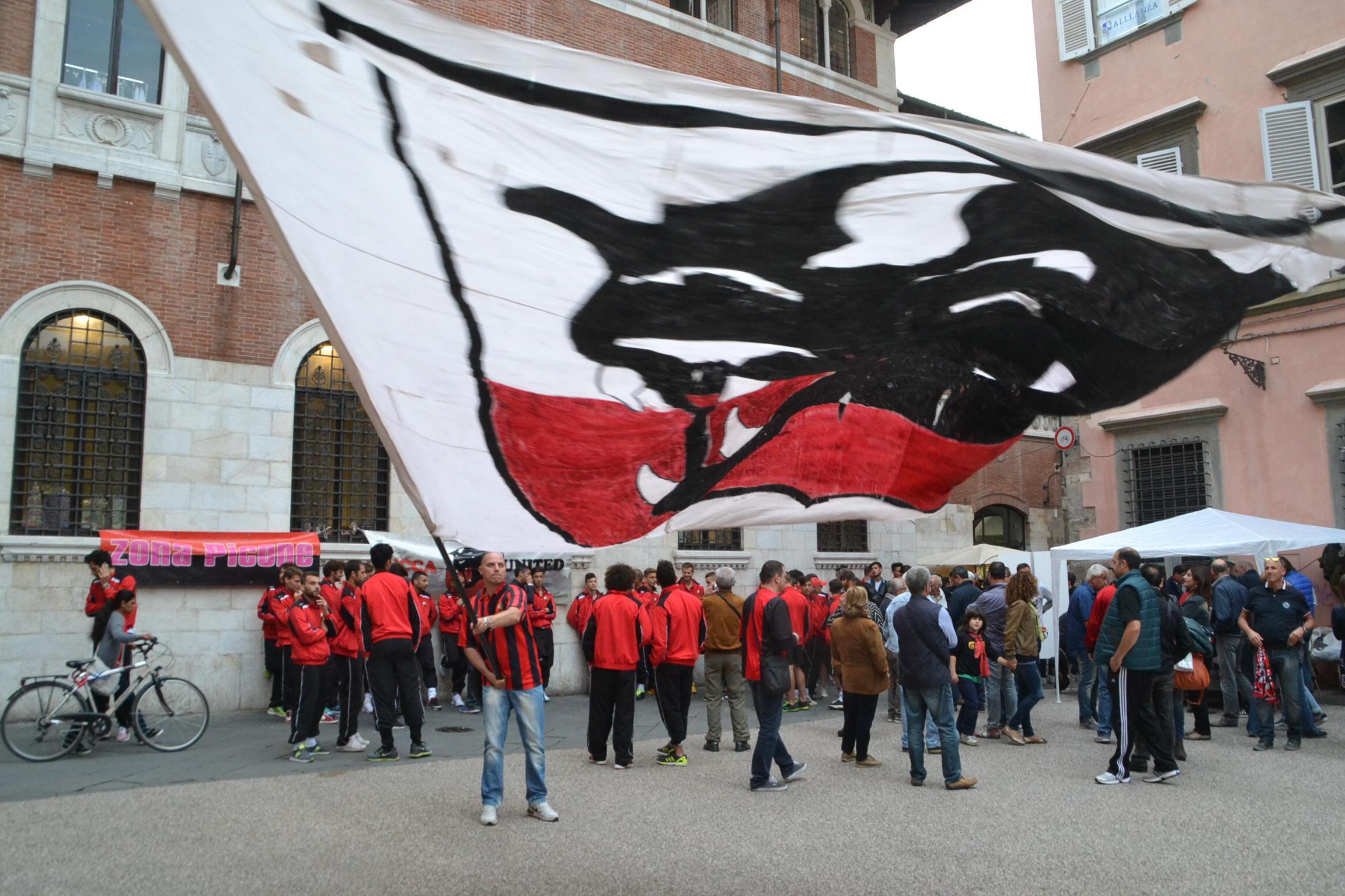 La festa in piazza Guidiccioni