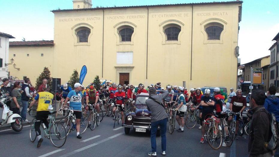 In bici come una volta La Medicea conquista anche due giapponesi