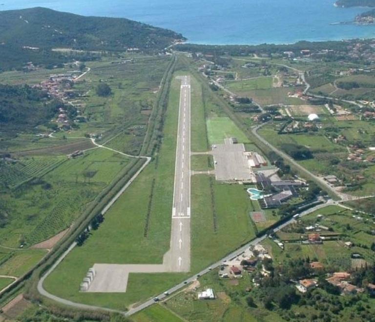 Aeroporto, ora si fa sul serio Scatta l’iter per allungare la pista 