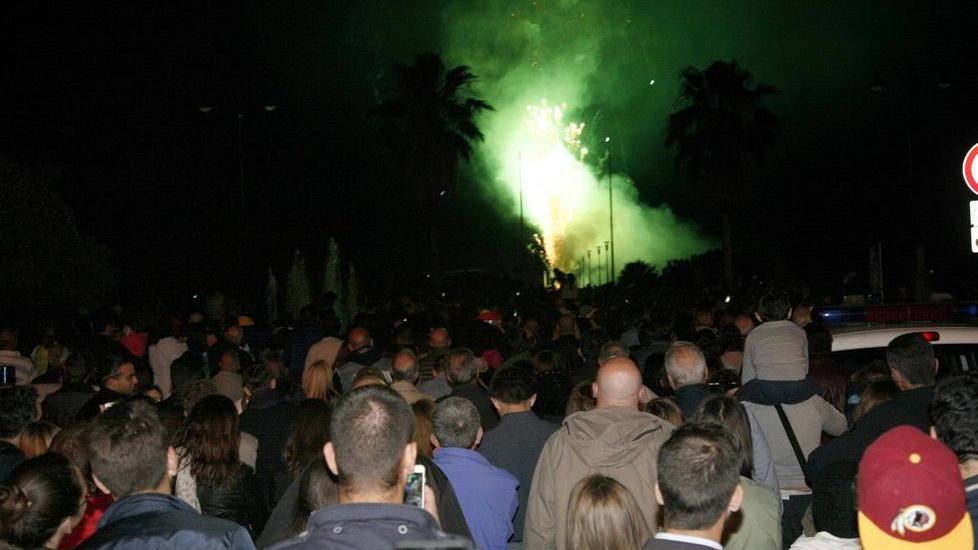 In migliaia a Forte con il naso all’insù