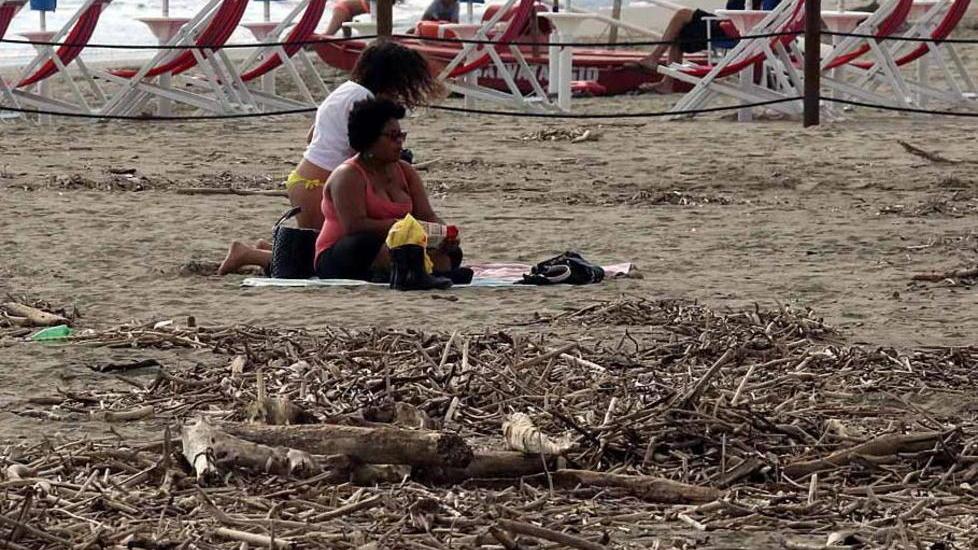 Spiaggia libera bocciata per il degrado