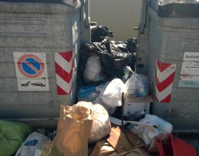 Abbandonano rifiuti, pizzicati dalle telecamere 