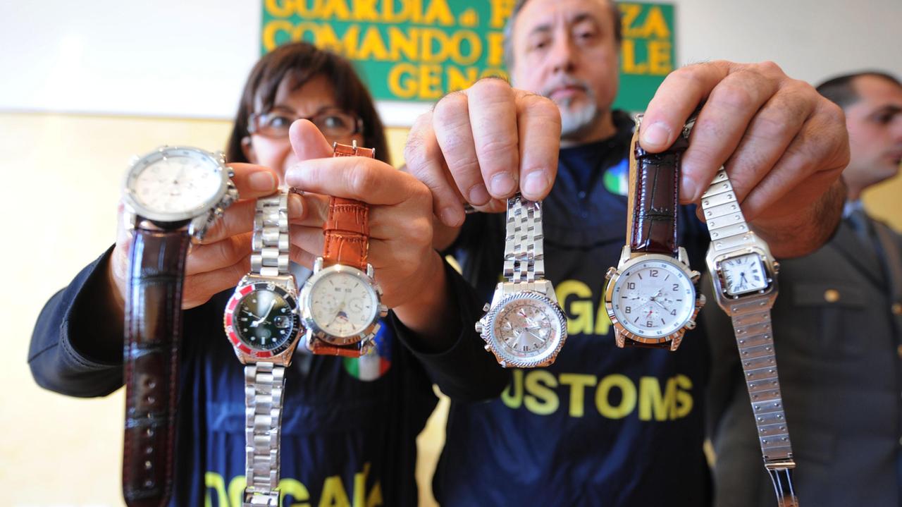 Gli orologi sono stati sequestrati all'ufficio doganale (foto d'archivio)