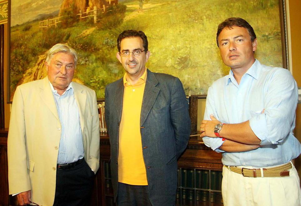 Giovanni Fiori (a sinistra) il giorno dell'insediamento alle Terme con l'assessore regionale Cocchi e il sindaco Severi (Foto Nucci)