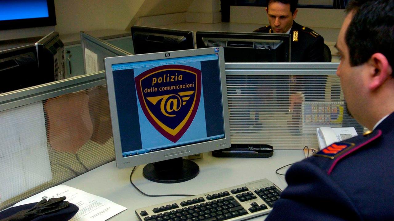 Blitz anti-pedofili, arrestati due livornesi: uno produceva video con bambini piccoli