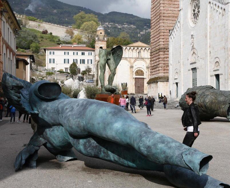 Poche idee in piazza Ma tanta acredine e rabbia sui social 