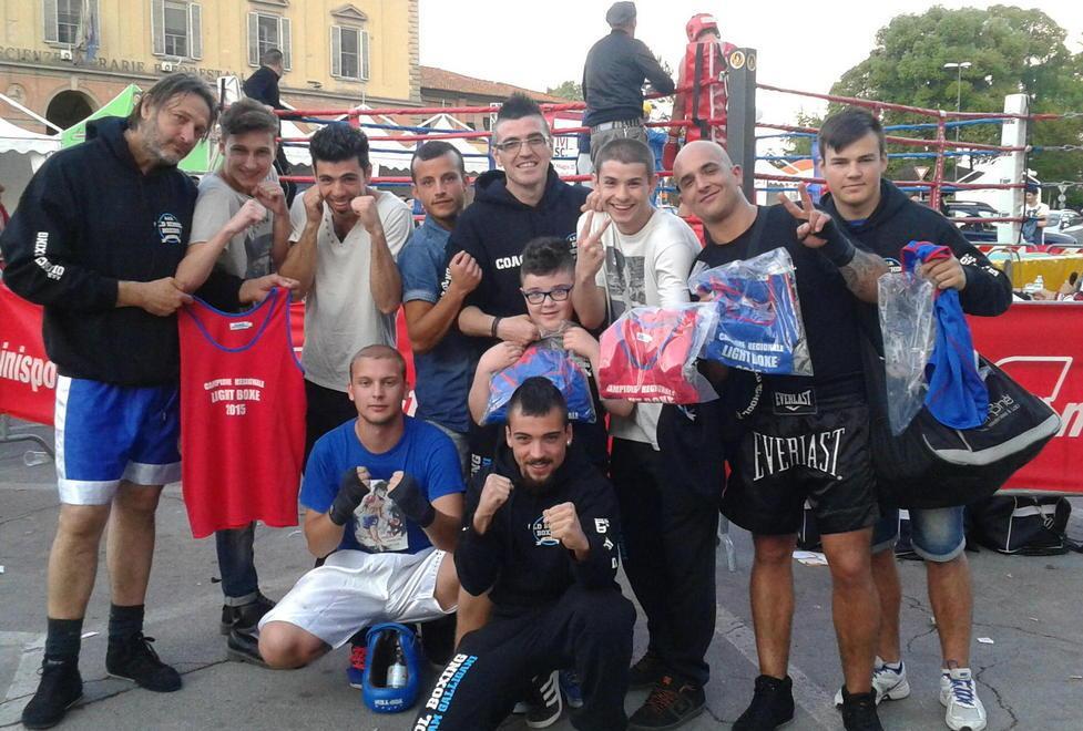 Old school boxing ai campionati italiani con cinque atleti 