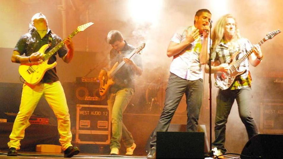 Un lungo concerto tra Festival estivo e Tirreno sound