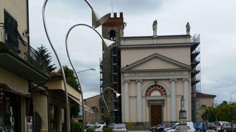 Sono uno choc i nuovi lampioni a Marlia