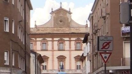 Addio alle auto nel centro di Piazza Martiri