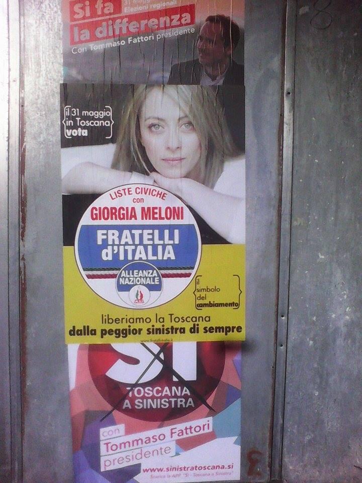 Il manifesto elettorale sovrapposto fotografato a Galciana