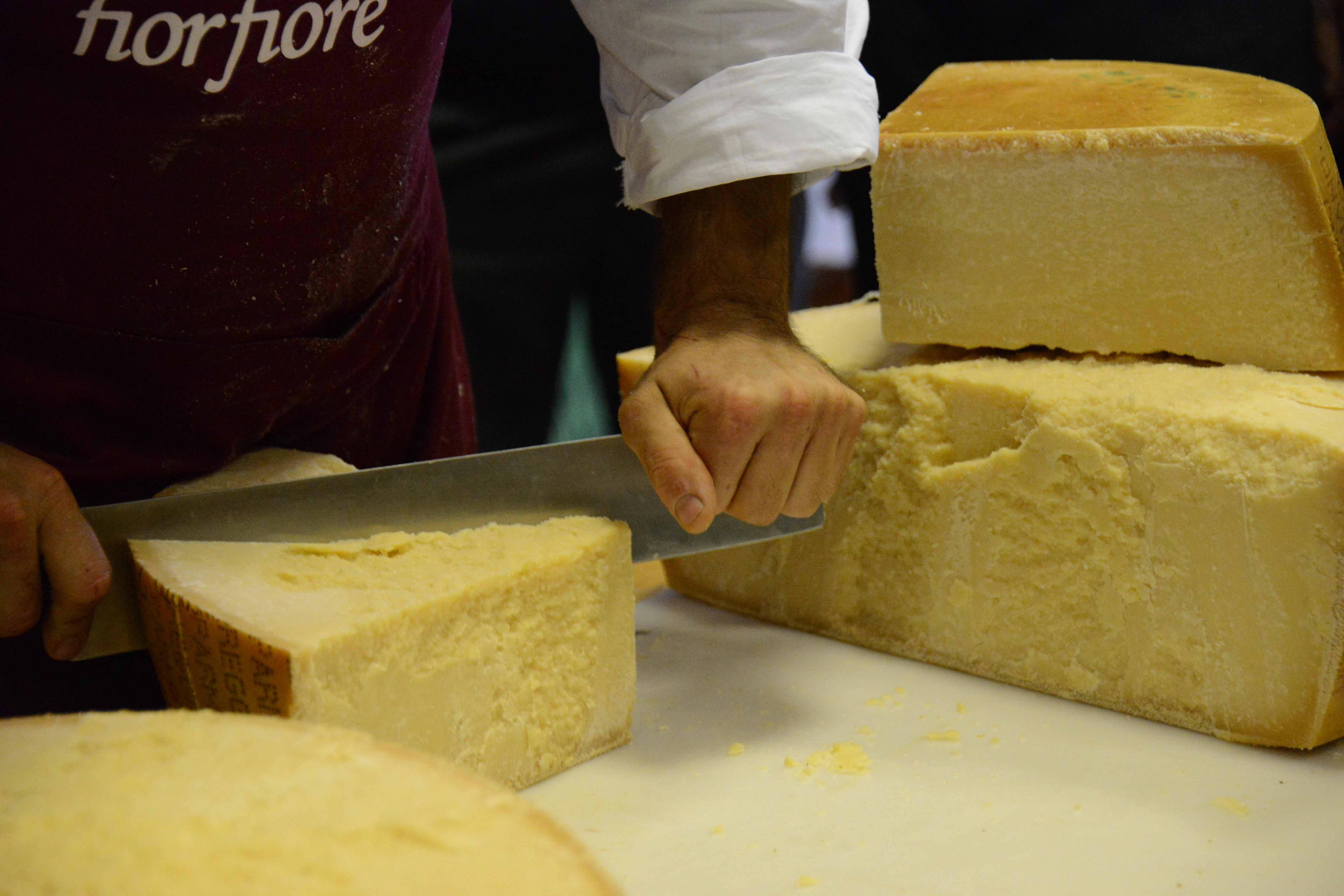 Formaggi fuori legge, negoziante nei guai