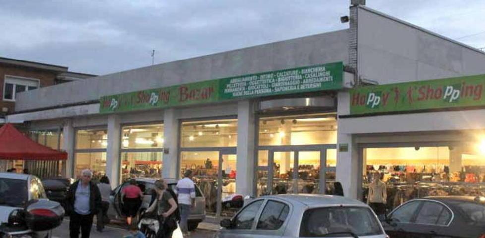 Romagnano, i negozianti contro il low cost cinese 
