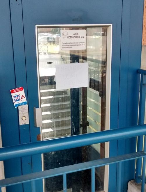 In stazione l’ascensore è rotto da due mesi