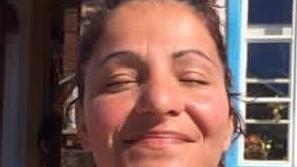 Salva il figlio ma muore soffocata