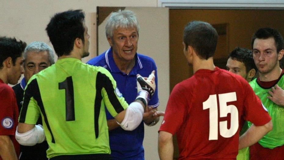 Il Kaos per entrare nella storia sfida il suo ex mister Colini