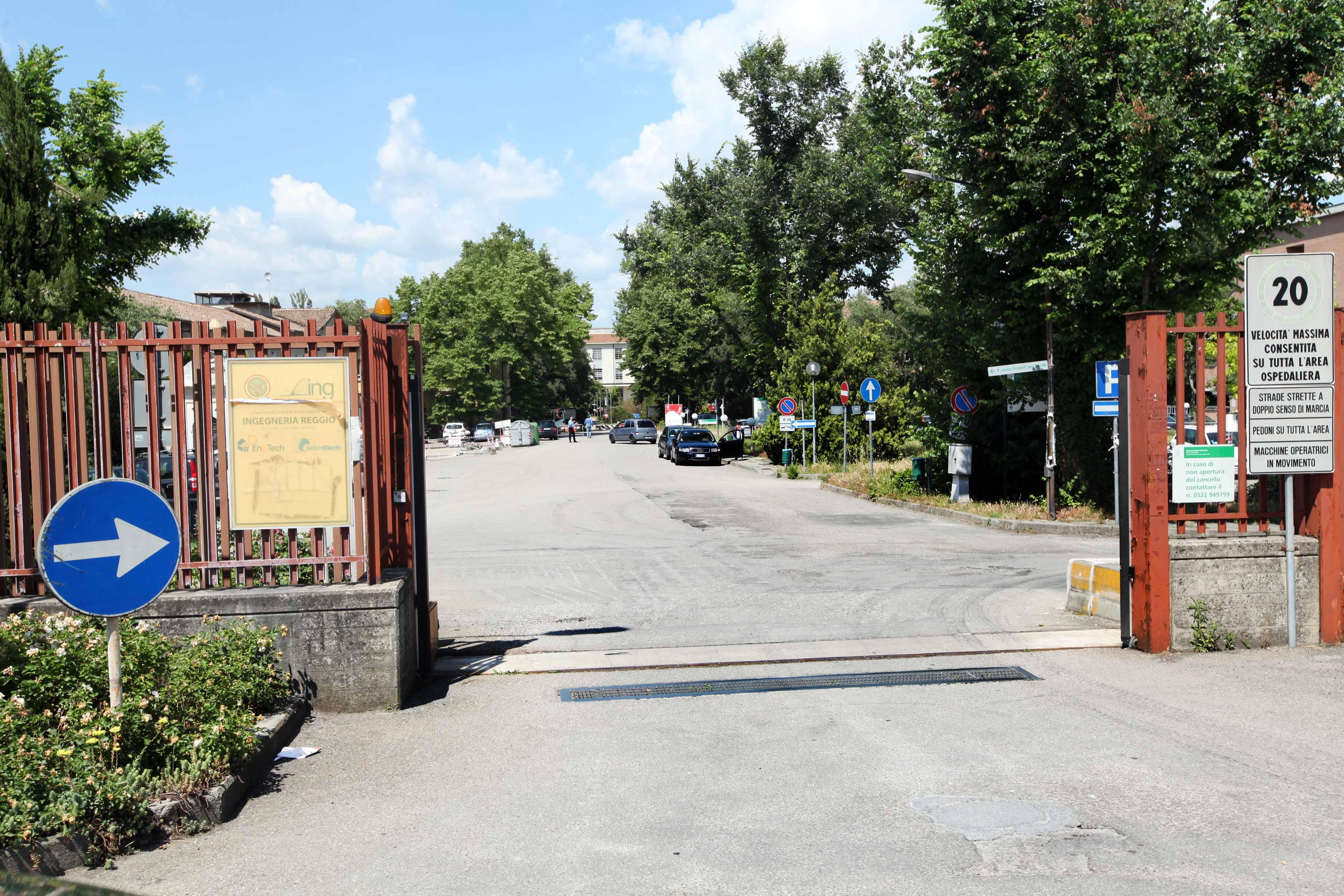 Campus San Lazzaro chiusa al traffico, un labirinto a misura di pedoni